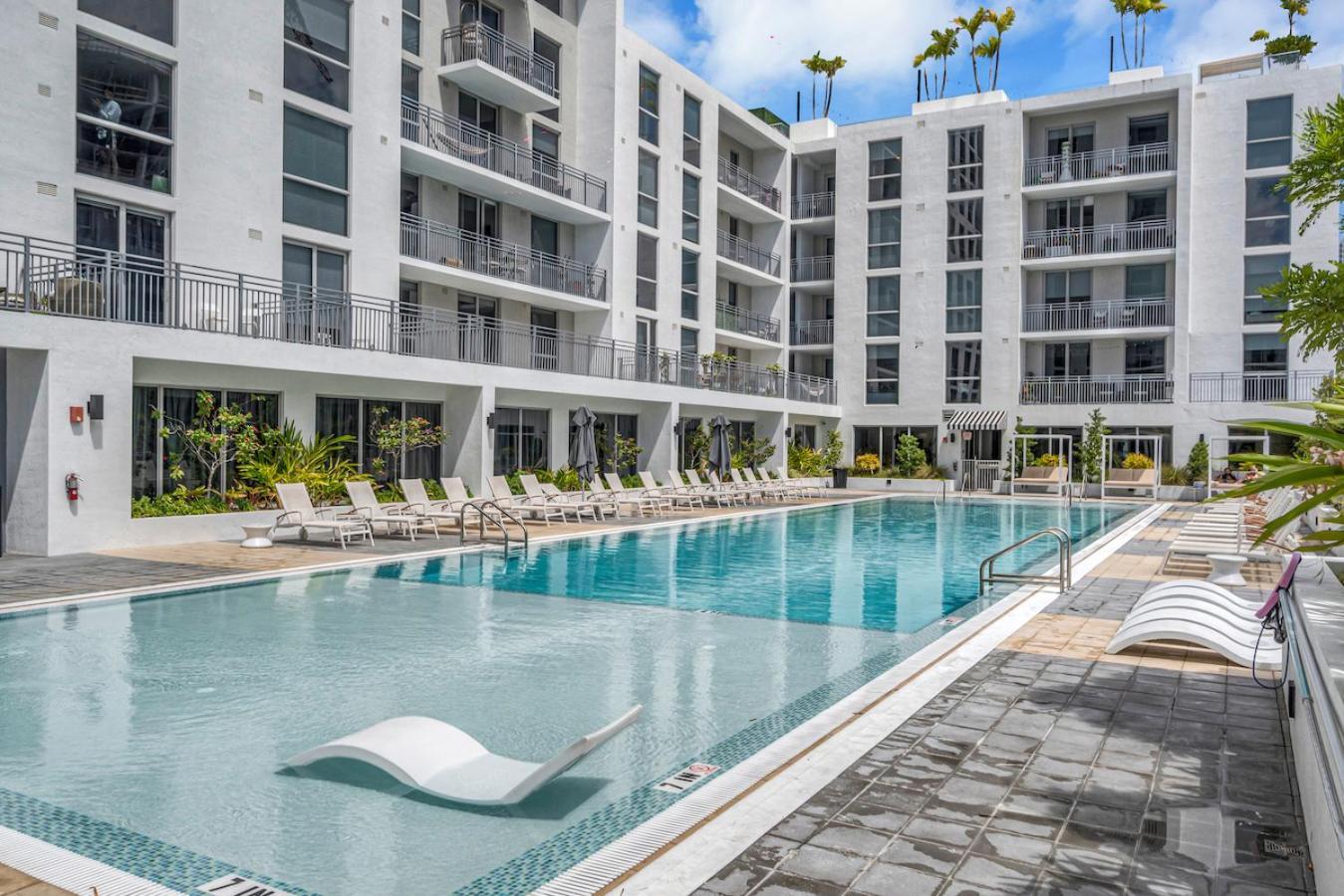 Modern Unit In Downtown Miami With Free Parking Apartment Exterior photo
