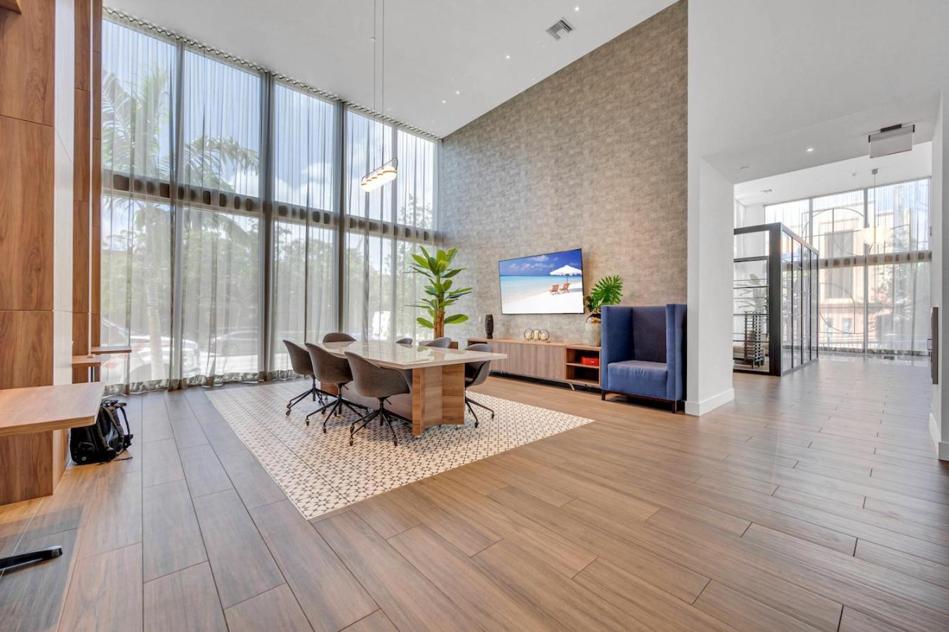 Modern Unit In Downtown Miami With Free Parking Apartment Exterior photo